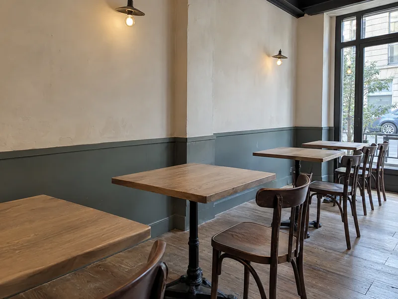 Installation de banquettes — Avant