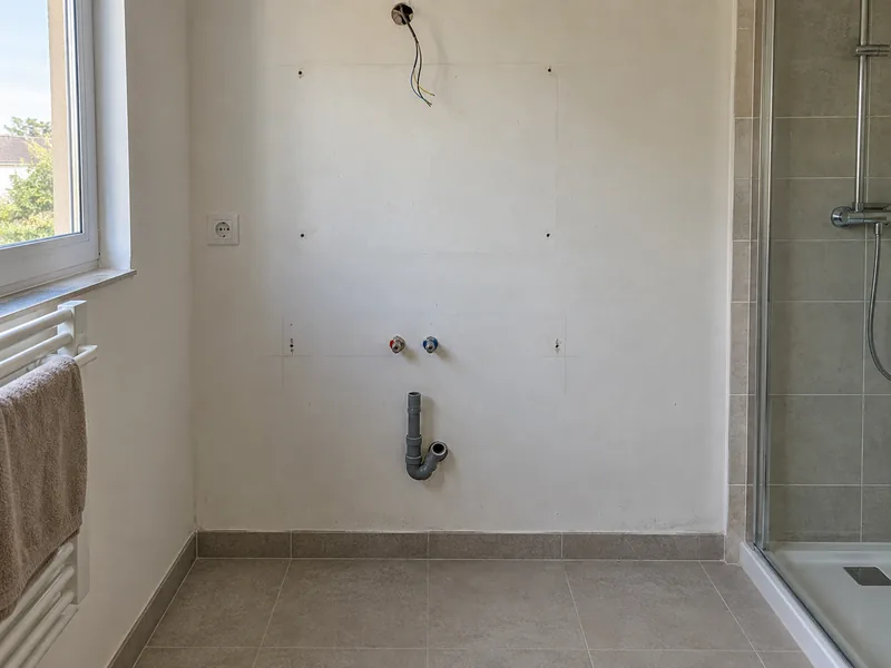 Pose de mobilier de salle de bains — Avant