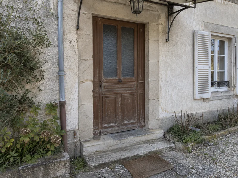 Pose de portes d’entrée — Avant