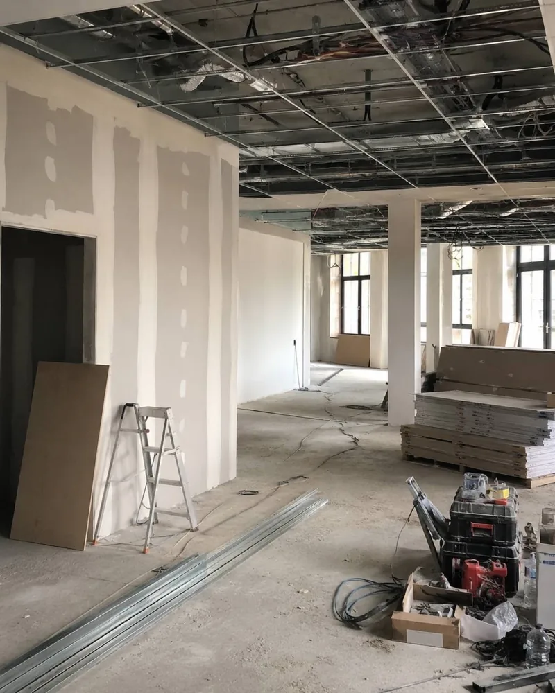 Bureaux — Avant